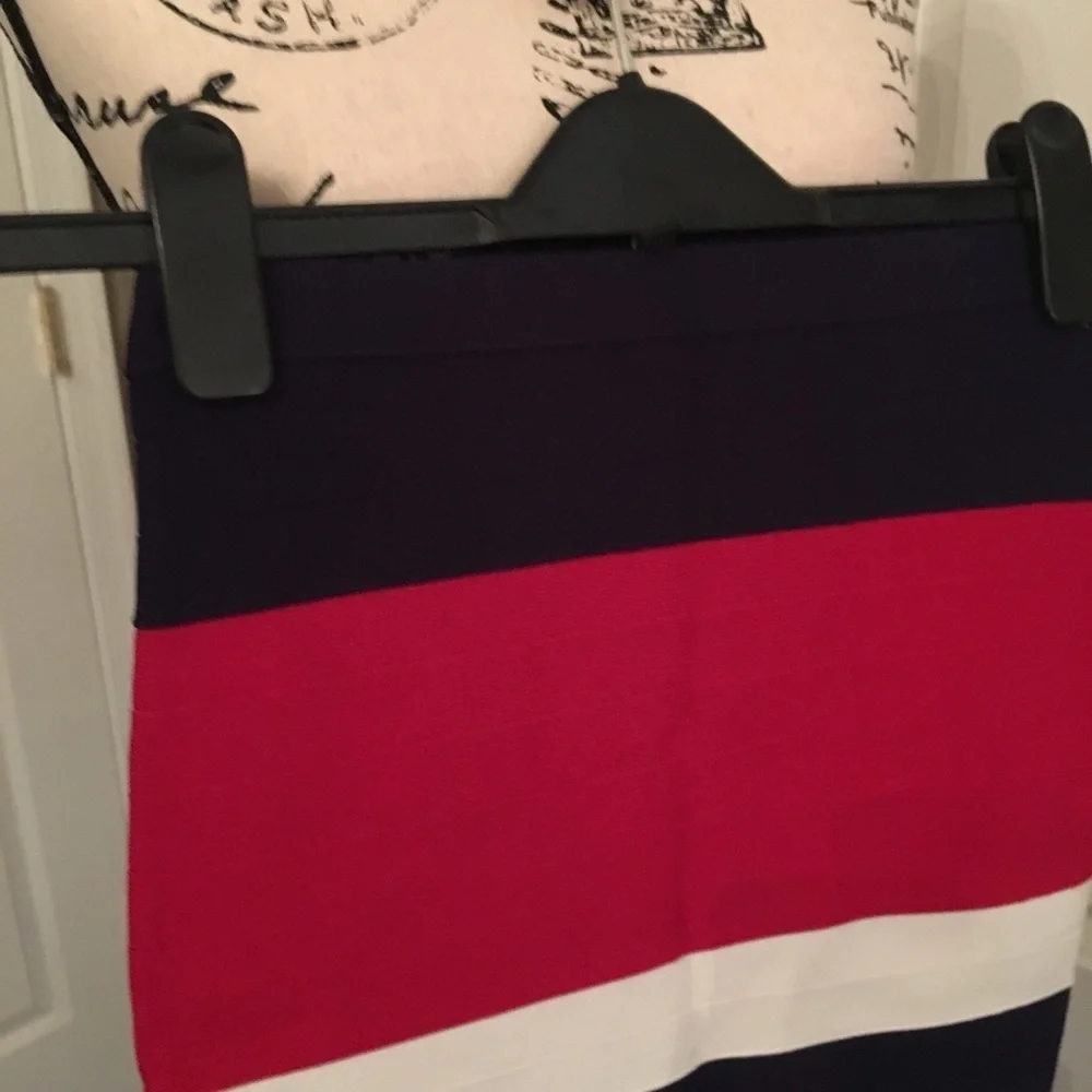 Marciano mini bodycon skirt. New w/o tags Y2K style stripe nautical Americana